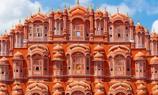 Exterior of Hawa Mahal palace, The Palace of the Winds in Jaipur, Rajasthan, India